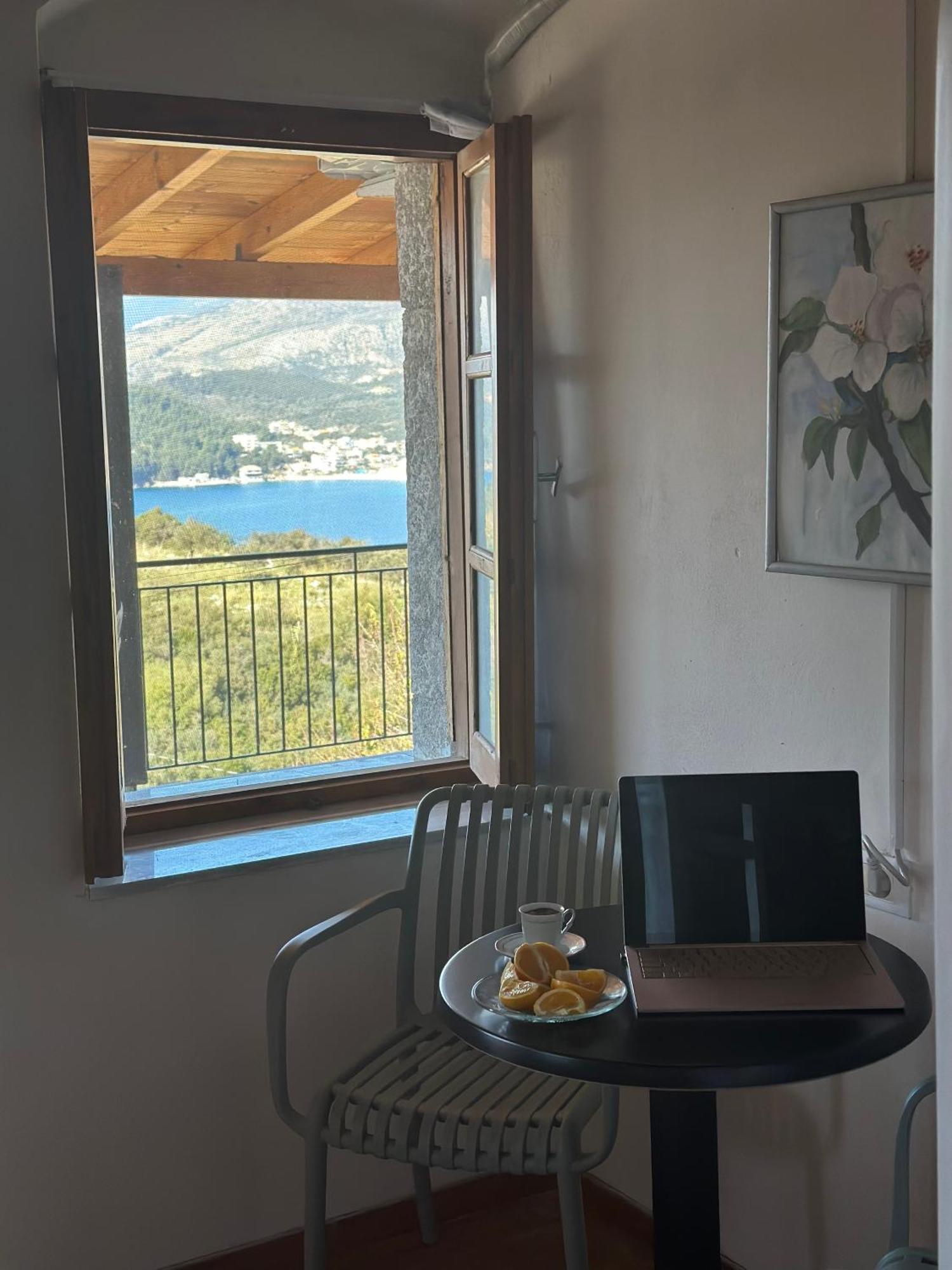 Hostel On The Hill - By Filikuri Beach Himare Exterior foto
